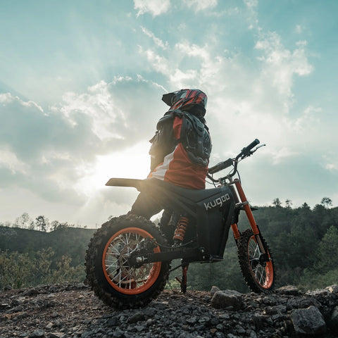KUGOO Wish 01 Electric Motorcycle - 1500W 14 inches front and 12 inches rear Tires Hydraulic calipers and disc brakes - Black