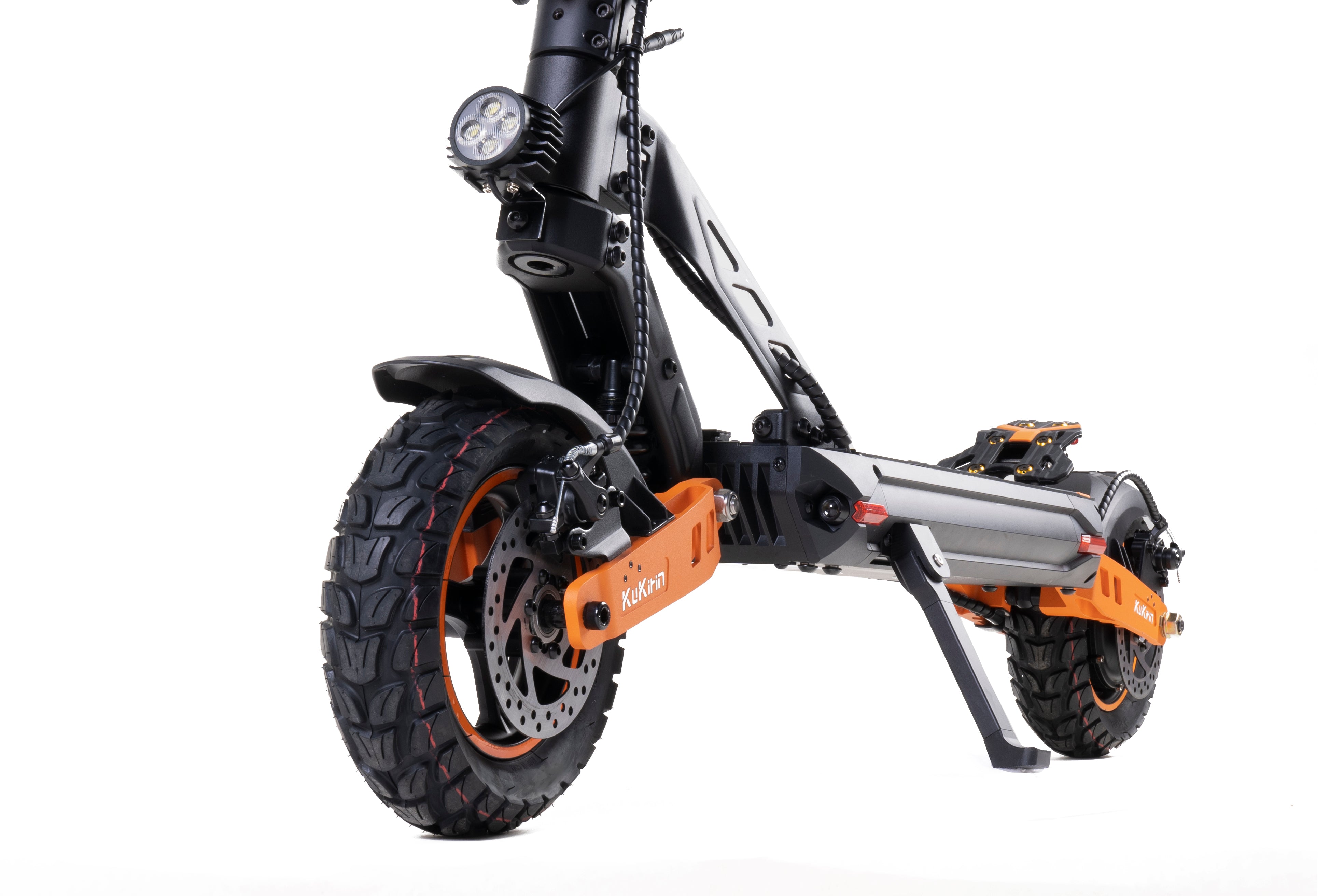 Ride in style with the KuKirin G2 MAX electric scooter. Experience the power of a 1000W motor and the convenience of a 960WH battery.